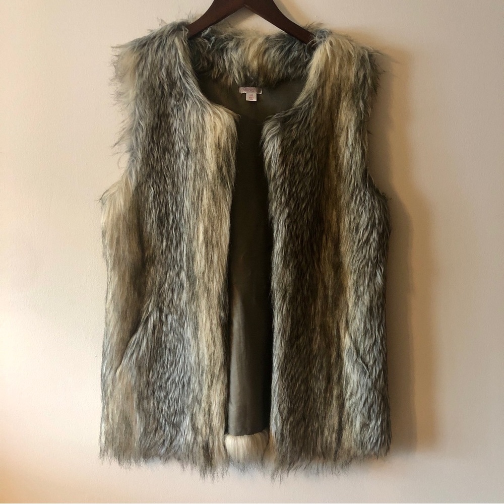 Xhilaration Fur Visit